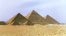 Traducir arabe. Monumento en pais donde se habla árabe. Pirámides. Egipto.